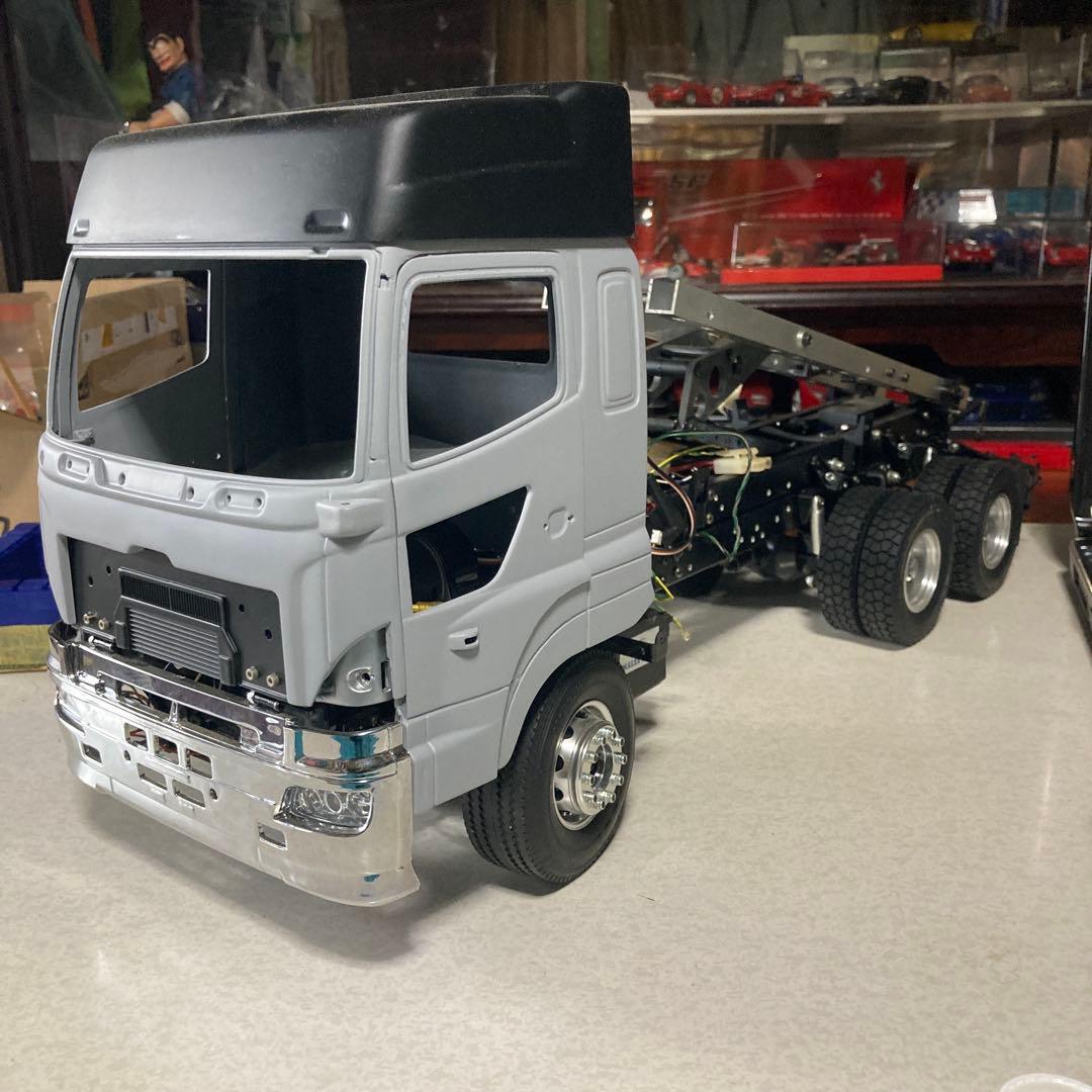 タミヤ1/14LESU日野キャビン加工中 タミヤ1/14LESU日野キャビン加工中 タミヤ1/14LESU日野キャビン加工中