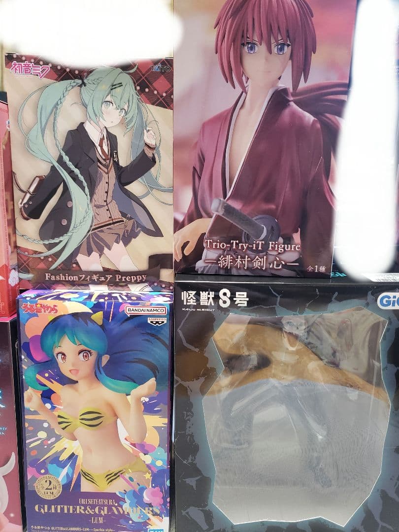 色んなアニメのフィギュアセット