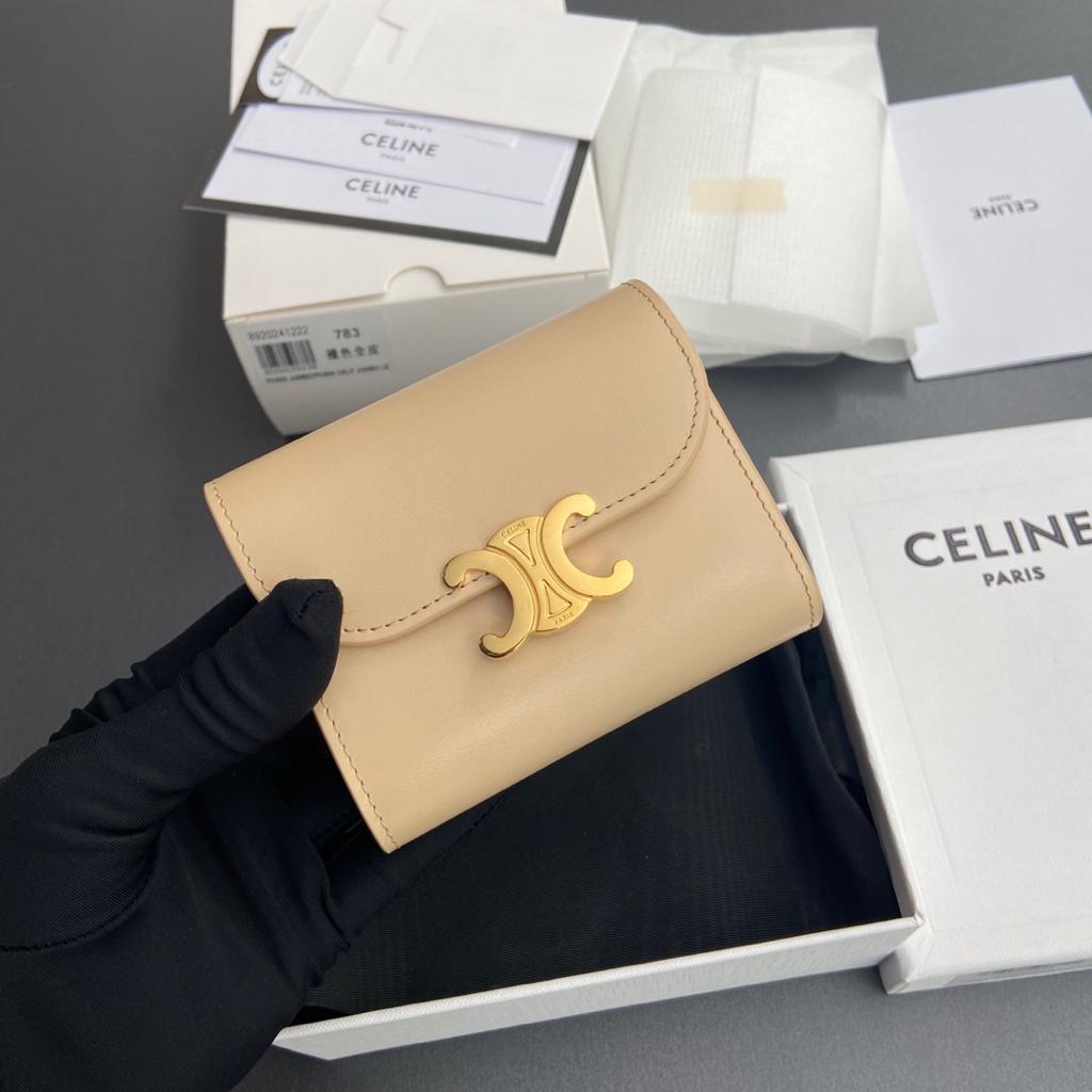 CELINE ベージュ 三つ折り財布 - メルカリ