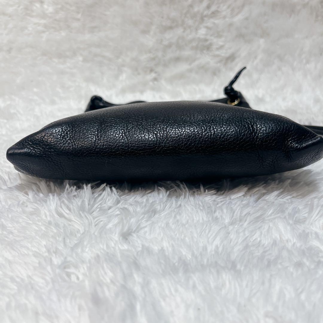 美品✨現行タグ イルビゾンテ クロスボディ バッグ サコッシュ レザー ブラック