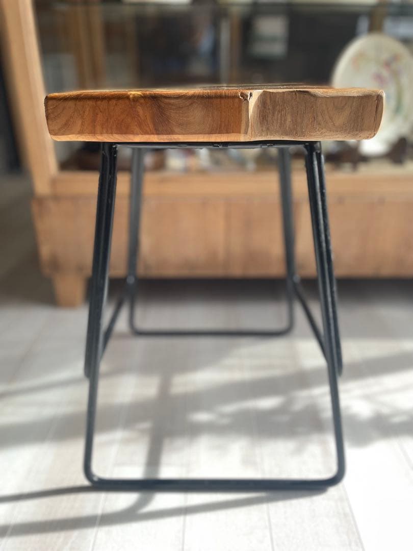 スツール／チーク材一枚板×スチール製脚／インダストリアル／ヴィンテージ風