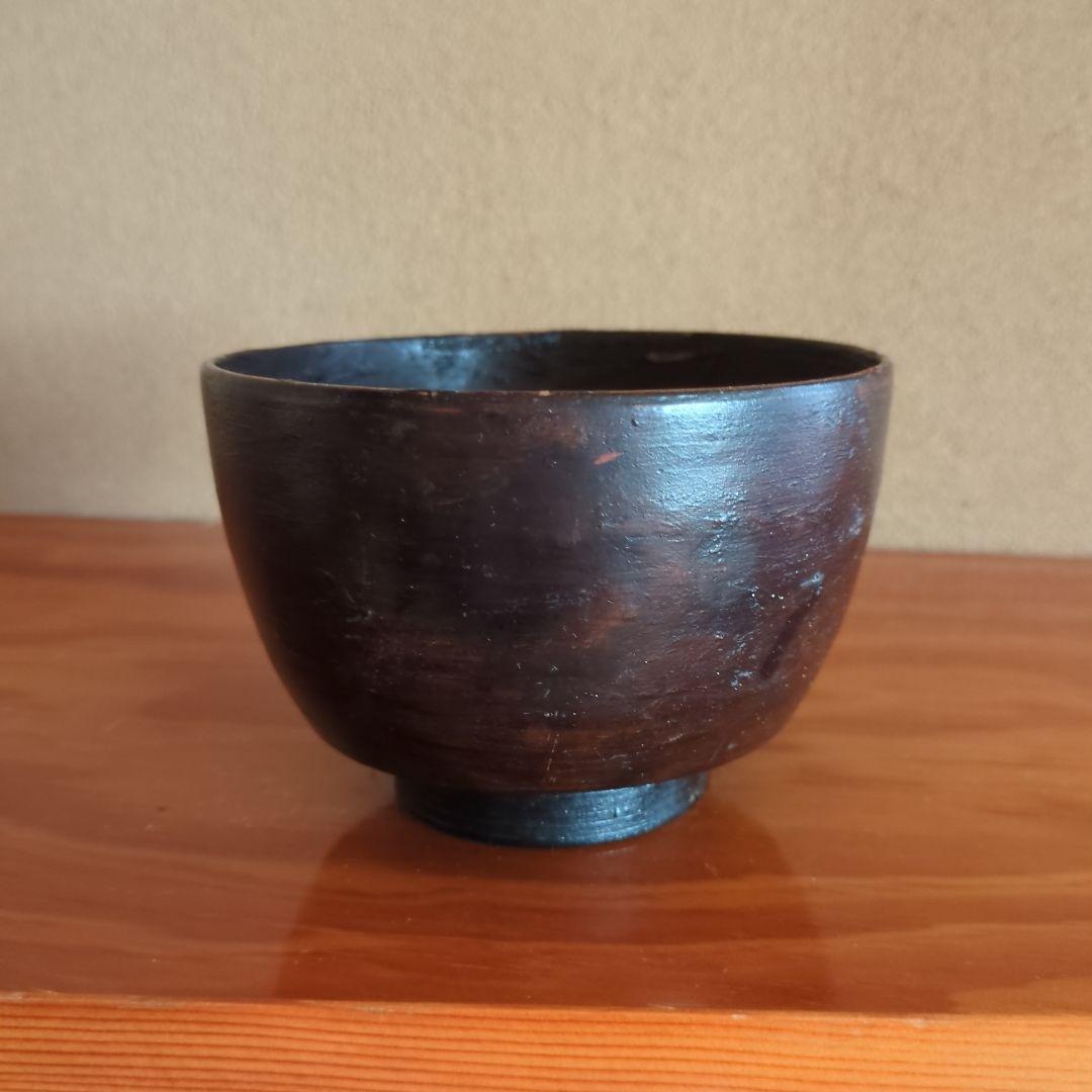 黒い木製の丸型椀 骨董品