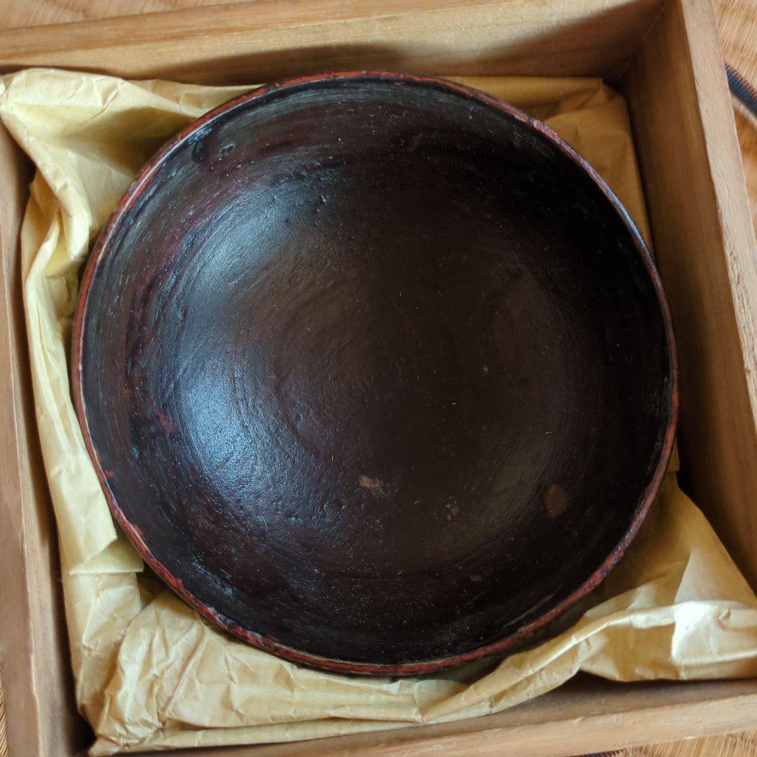 黒い木製の丸型椀 骨董品