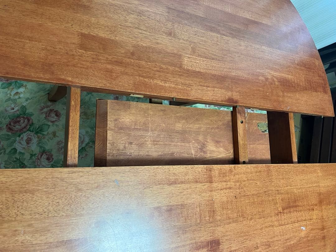 円形木製ダイニングテーブル 伸縮機能付き 引取り希望