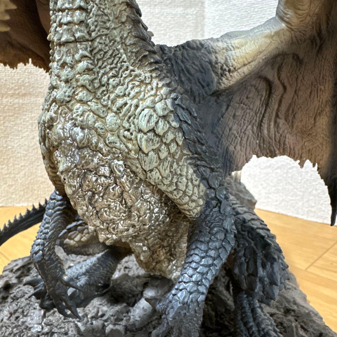 【黒龍　ミラボレアス】モンスターハンター CFB フィギュア