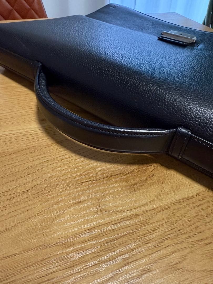 中古美品 Cartier ビジネスバッグ 黒 レザー ブリーフケース 外箱なし