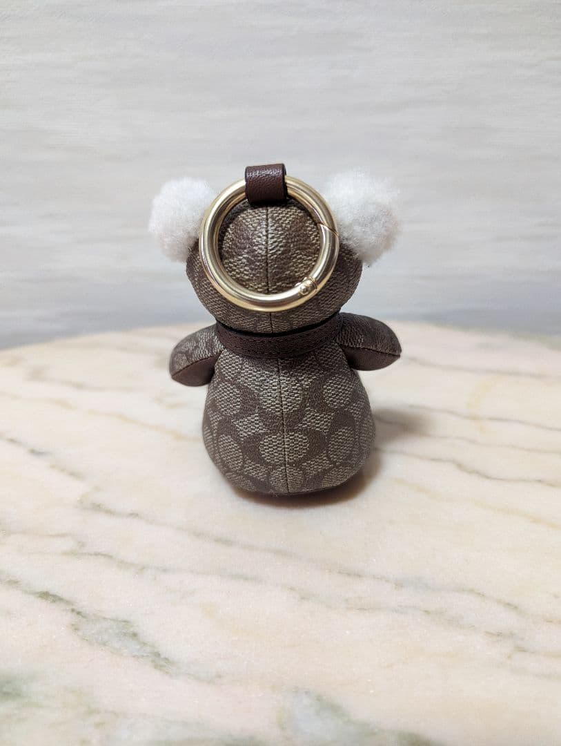 COACH シグネーチャー柄ベアー バッグチャーム