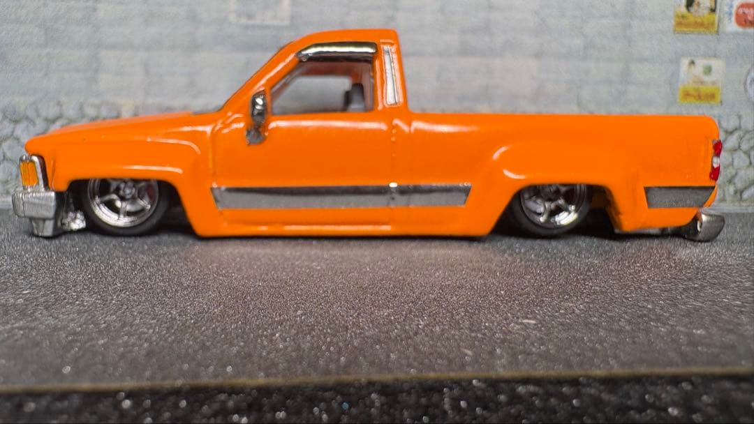 ホットウィール　バックトゥザフュチャー1987トヨタピックアップトラックカスタム