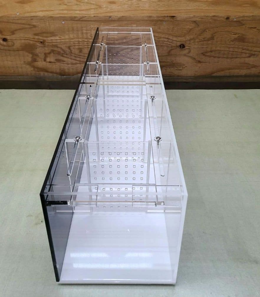 アクリル水槽 可動式セパレート 900×200×200