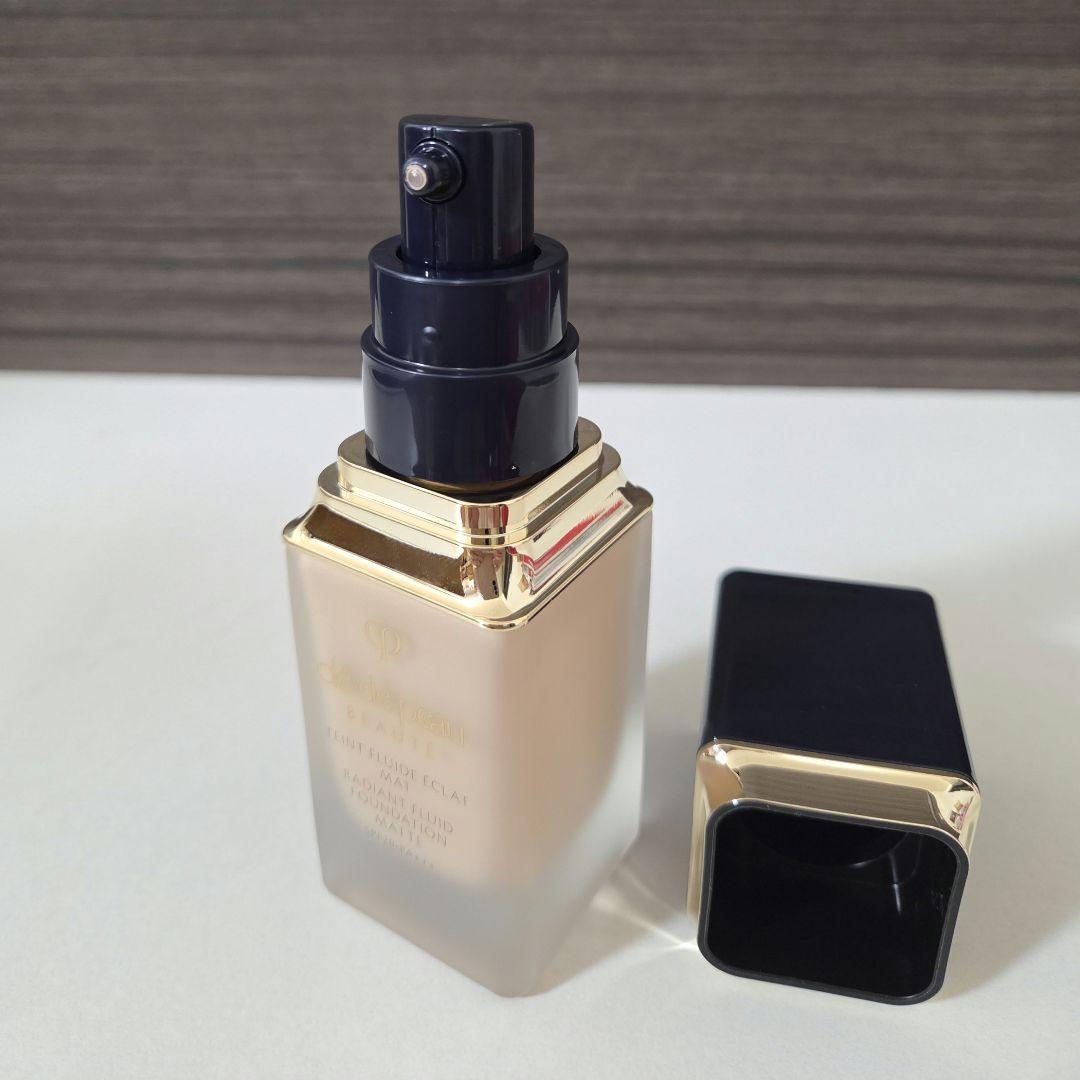 クレドポーボーテ　タンフリュイドエクラ マットピンクオークル10