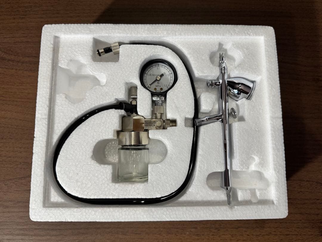 【エアブラシ】Mr.リニアコンプレッサー L5/レギュレーター プラチナセット