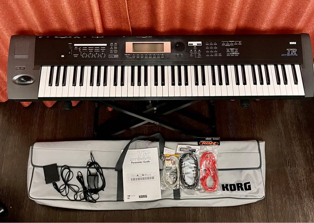 KORG TR 76 シンセサイザー