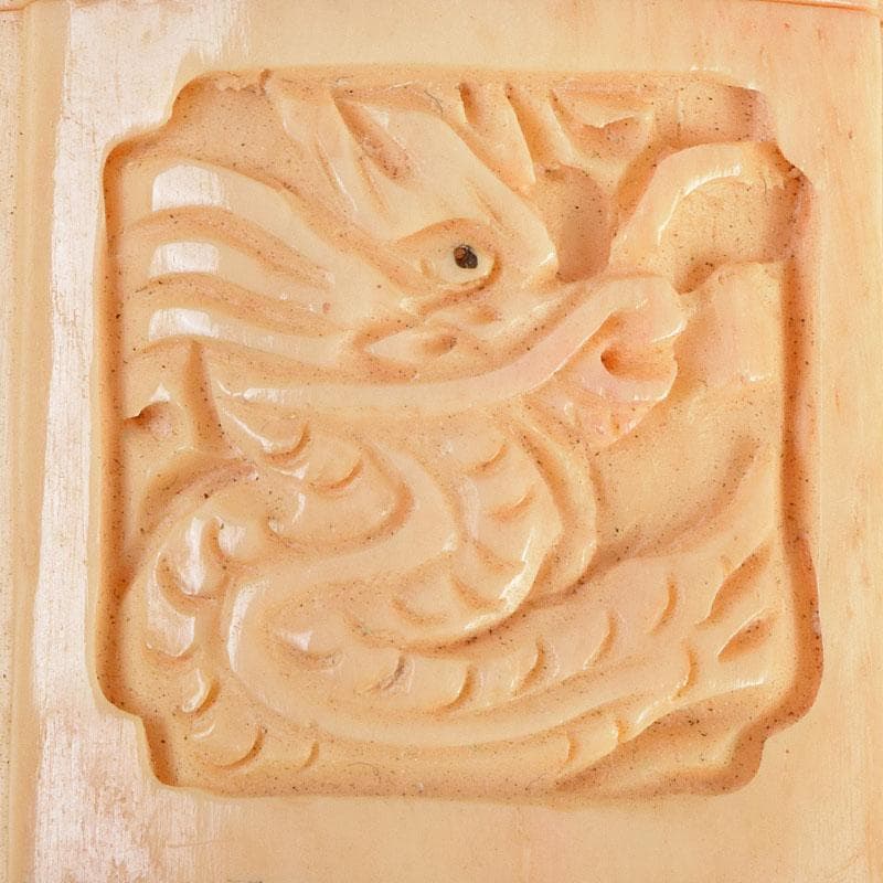 時代提げ物 獣骨彫刻 梟龍魚彫 印籠 薬入 緒締め玉 C