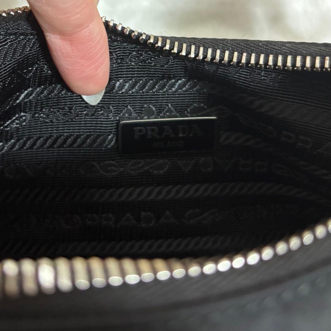 プラダ Re-Edition 2005 Re-Nylon バッグ ブラック