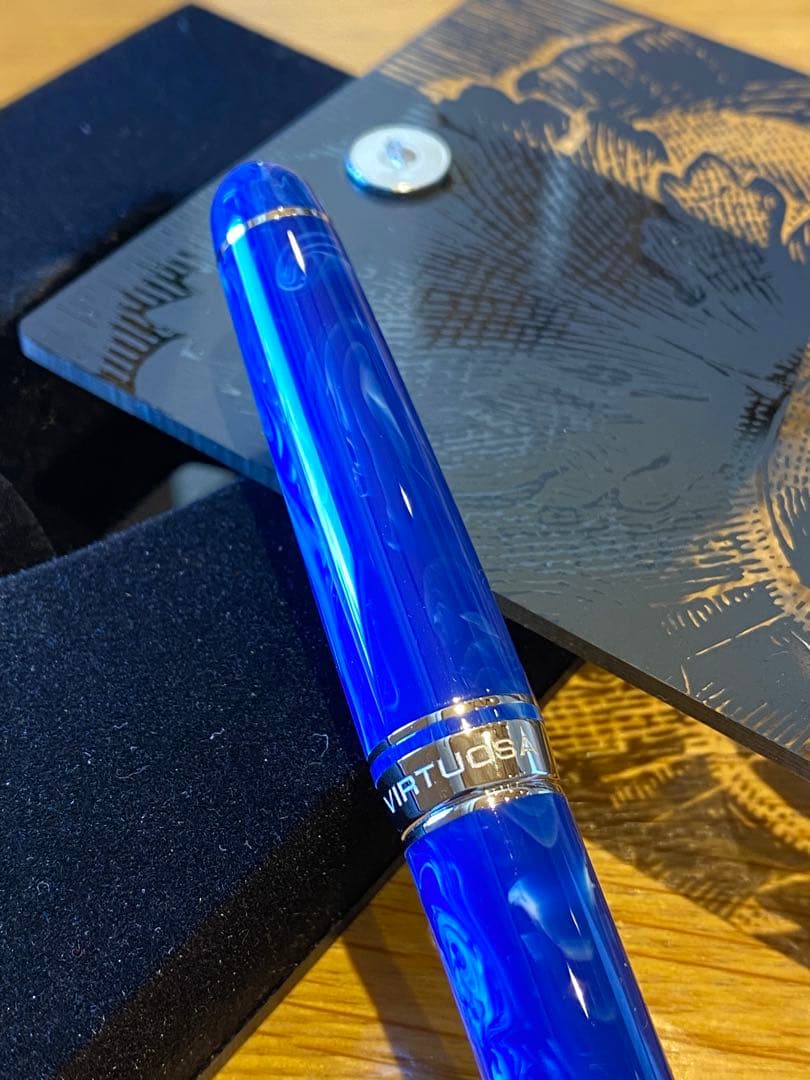 新品】デルタ 万年筆 ヴィルトゥオーサ DELTA 至極の絶作 マーブルブルー