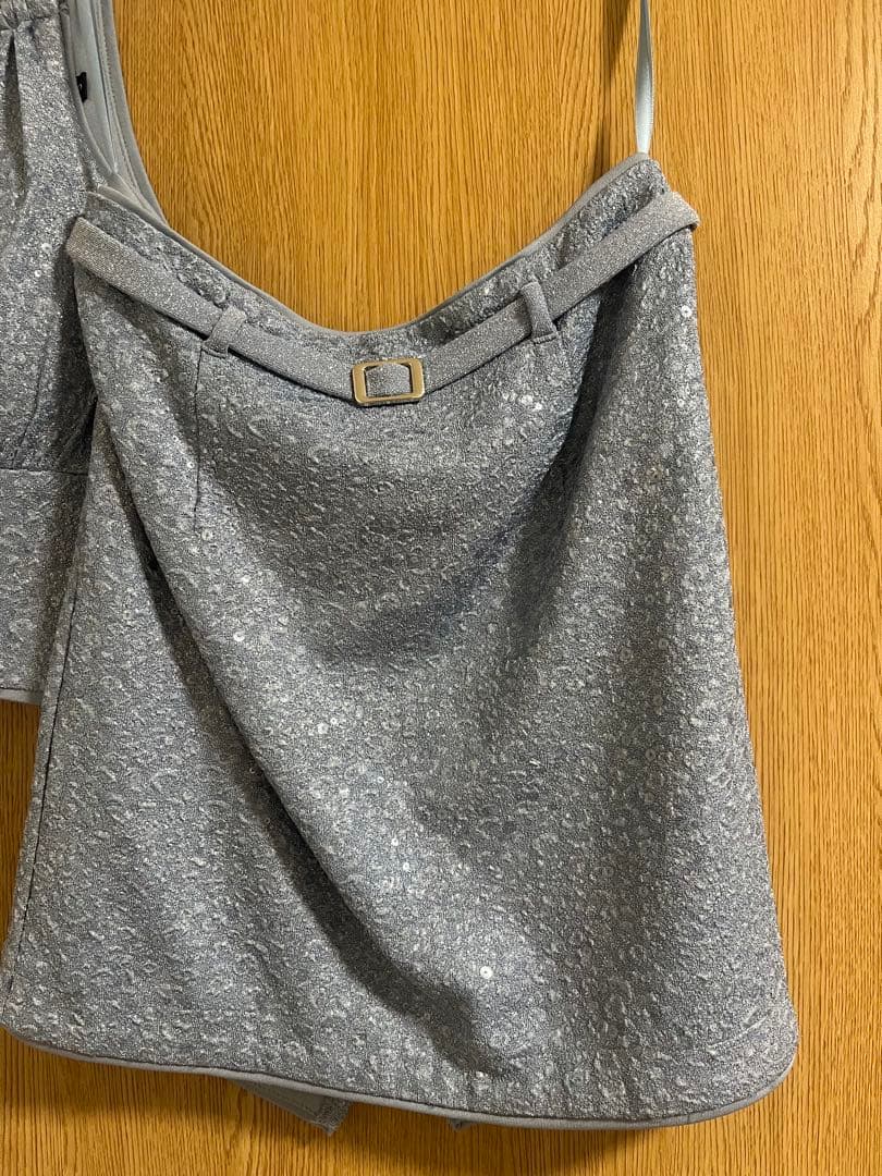 美品Glossy/グロッシースパンコール/ ラメニットホルターネックセットアップ