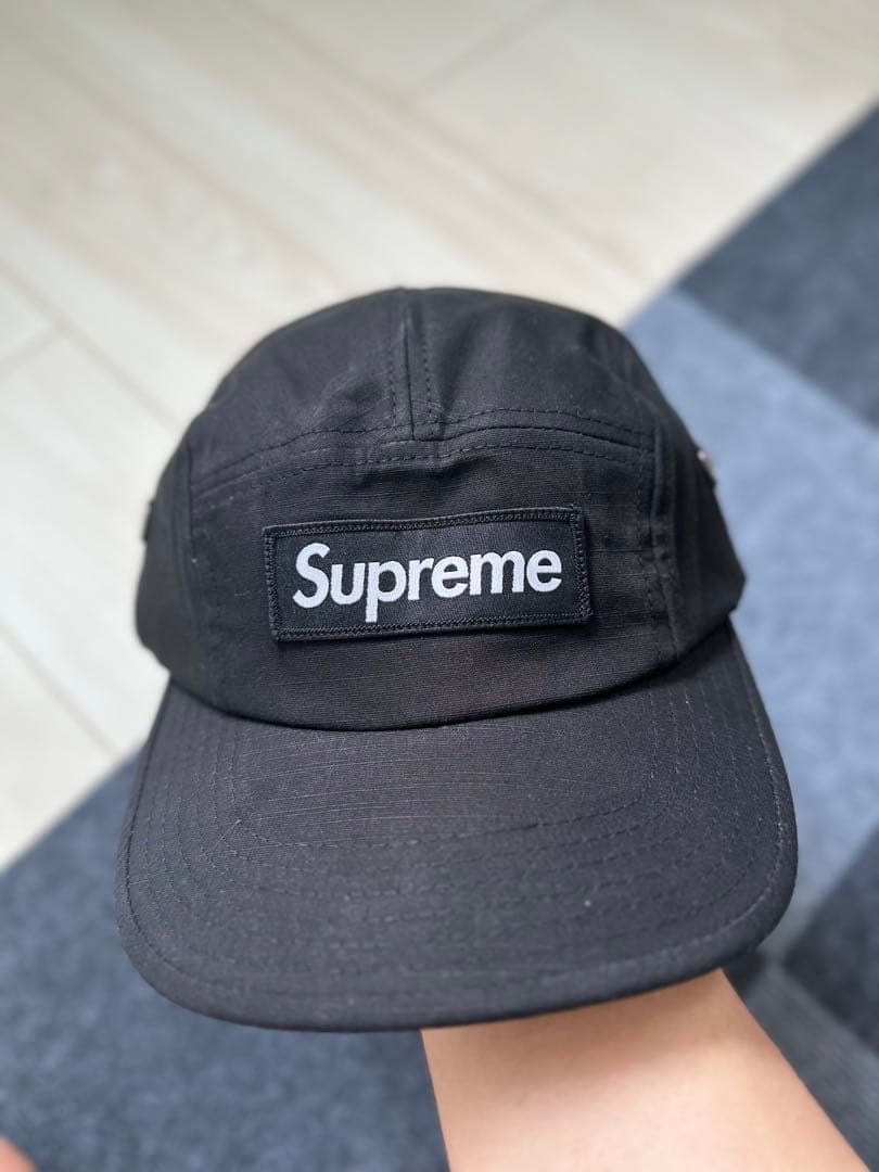 Supreme 黒キャップ ボタン付き