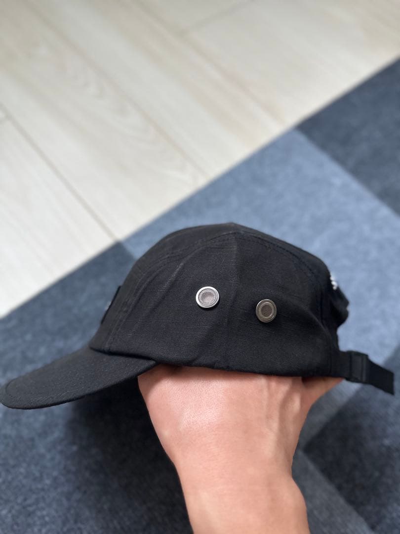 Supreme 黒キャップ ボタン付き