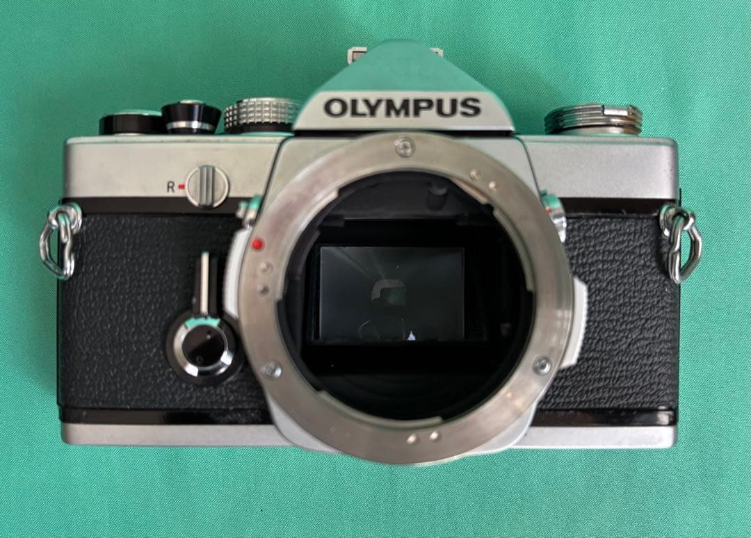 ☆ OLYMPUS OM-1 (革ケース付) + ☆ 標準50mm F1.4