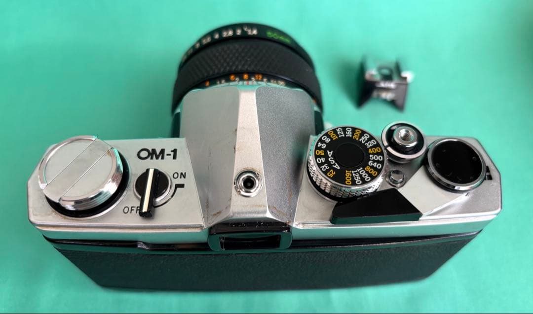 ☆ OLYMPUS OM-1 (革ケース付) + ☆ 標準50mm F1.4