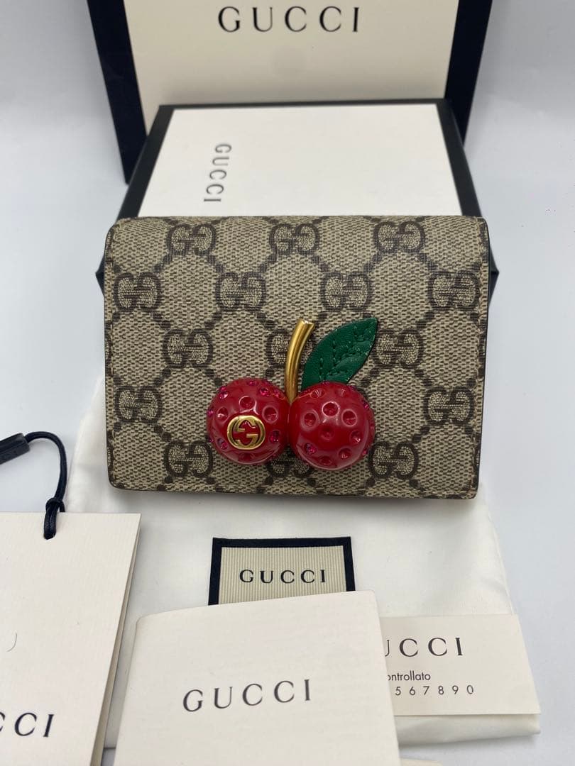 GUCCI✨折り財布 GGスプリーム さくらんぼ インターロッキング
