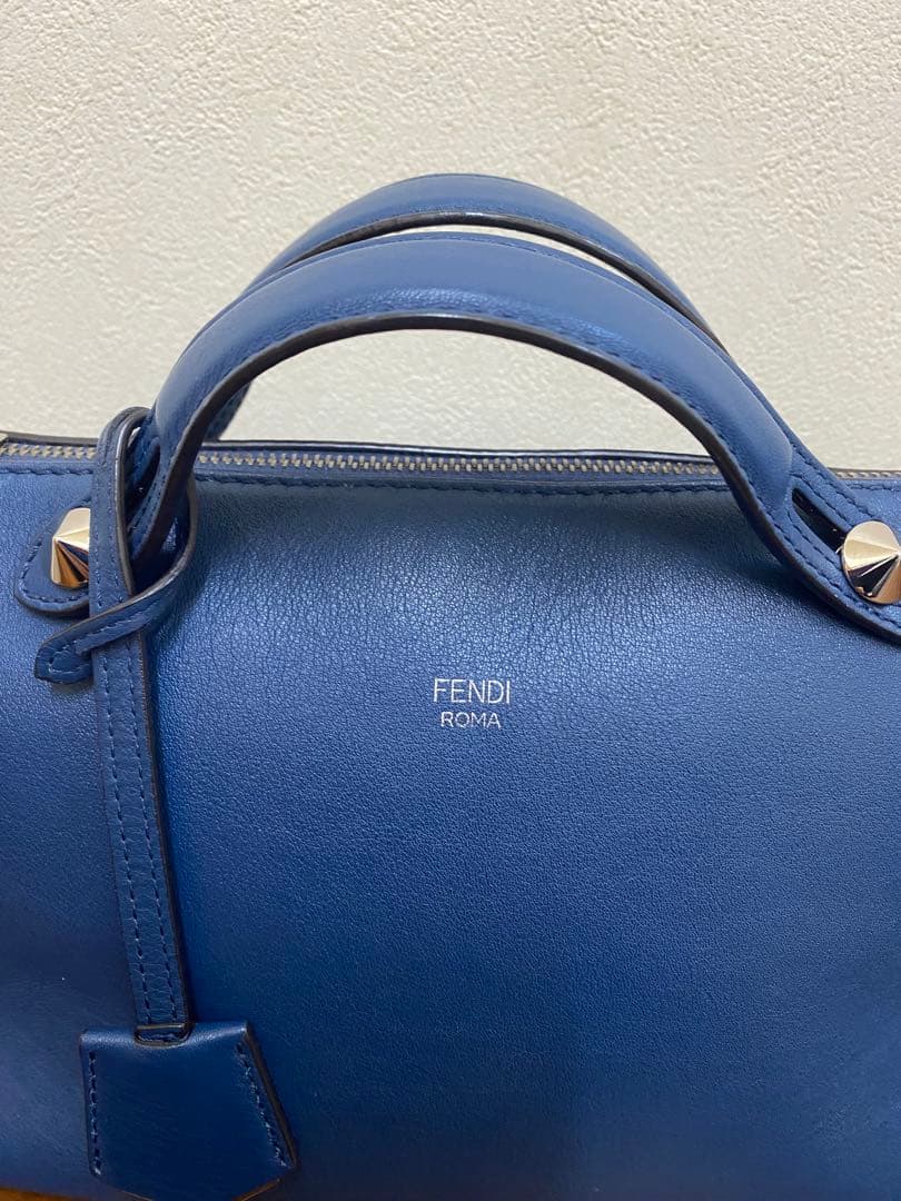 フェンディ　バイザウェイ　ミディアム　ブルー　青色