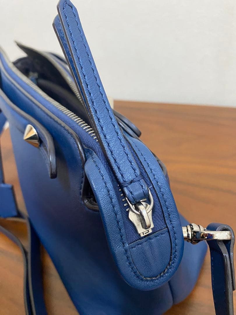 フェンディ　バイザウェイ　ミディアム　ブルー　青色