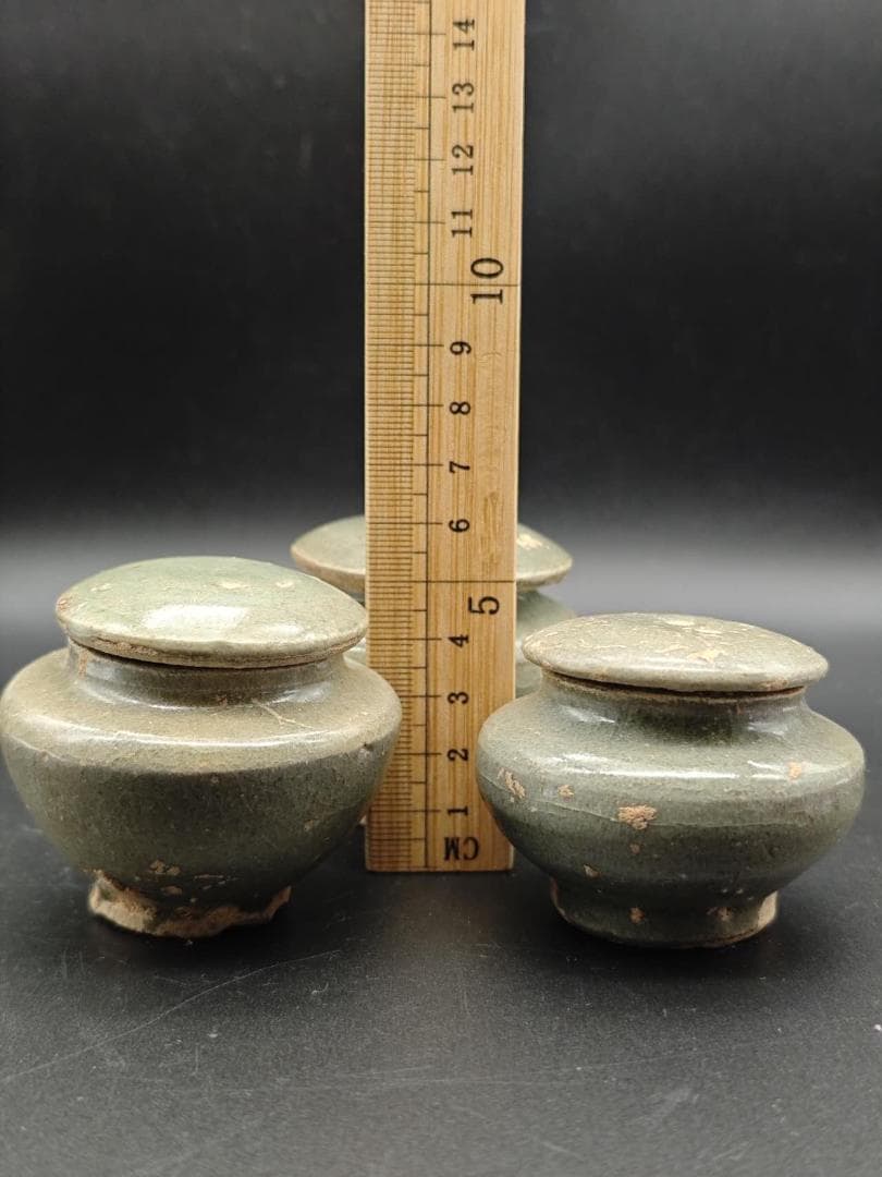 中国大清乾隆年製龍泉窯青磁水孟小壷NR6956E