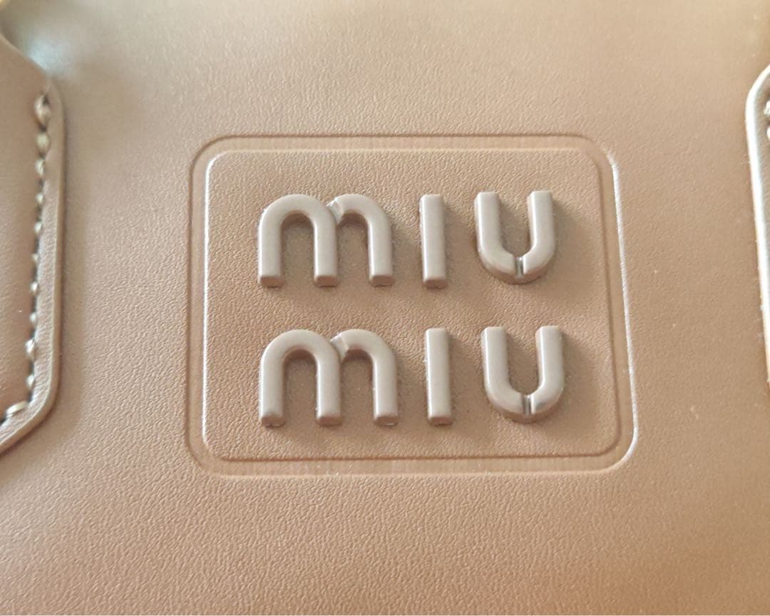 MIUMIU　キャラメル色ハンドバッグ　ショルダーバッグ　美品