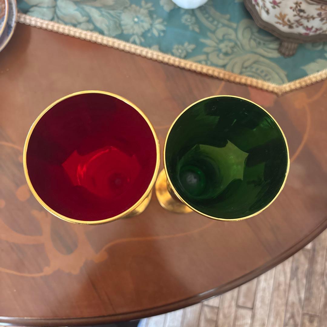 赤と緑の花柄花瓶セット 美術品・アンティーク・コレクション