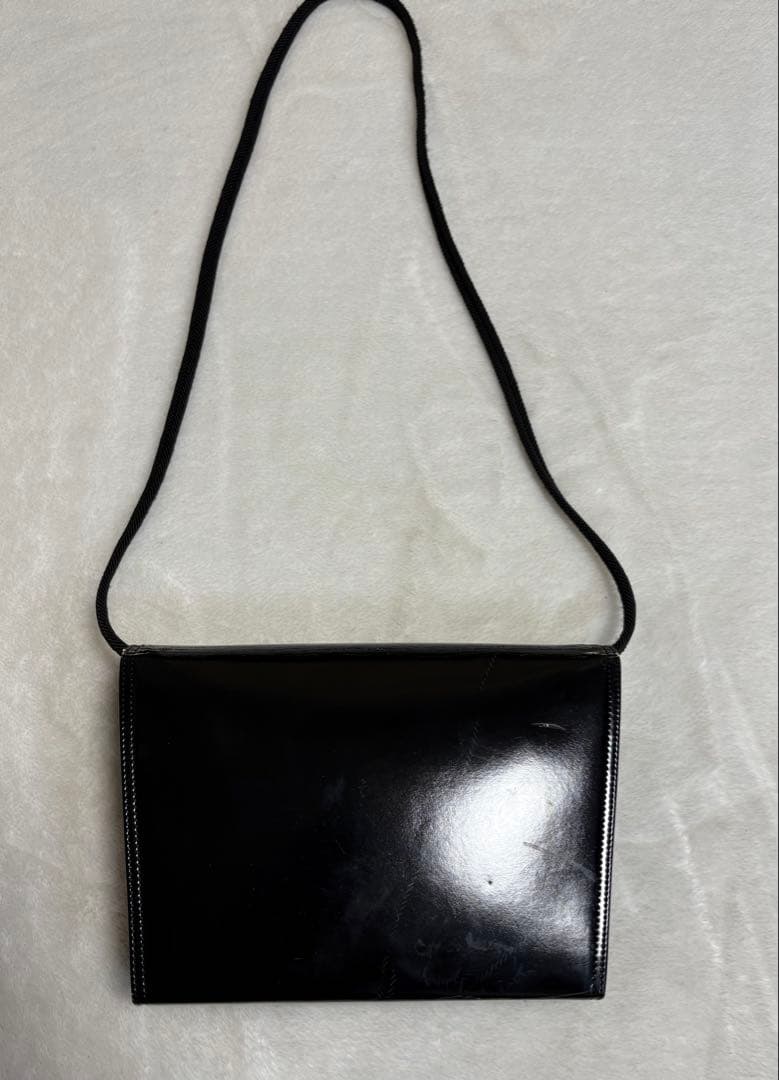 イブ　サンローラン　ショルダーバッグ　ゴールド　ブラック