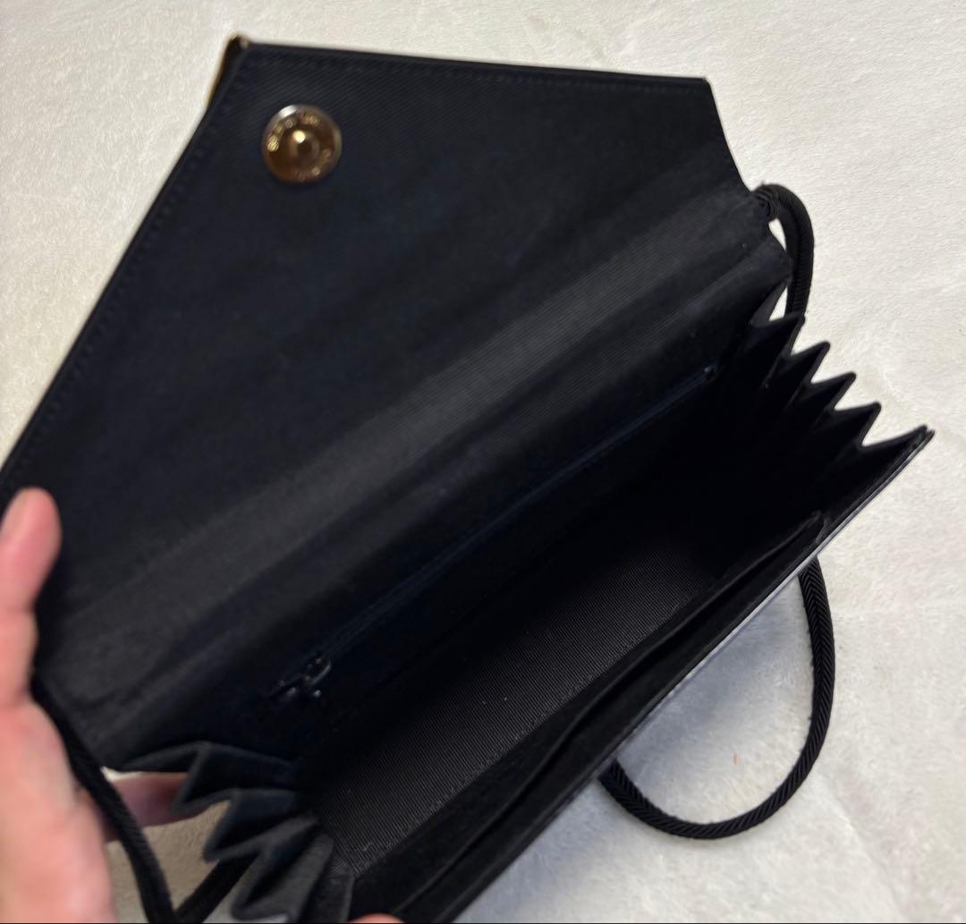 イブ　サンローラン　ショルダーバッグ　ゴールド　ブラック