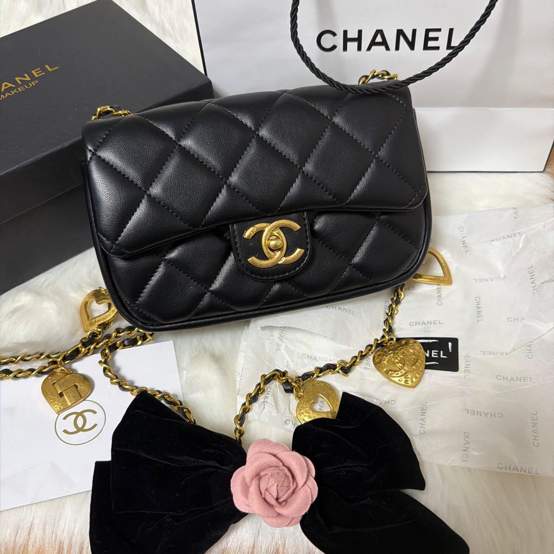 CHANEL(シャネル)ノベルティ★ハートチャーム付きショルダーバッグ★