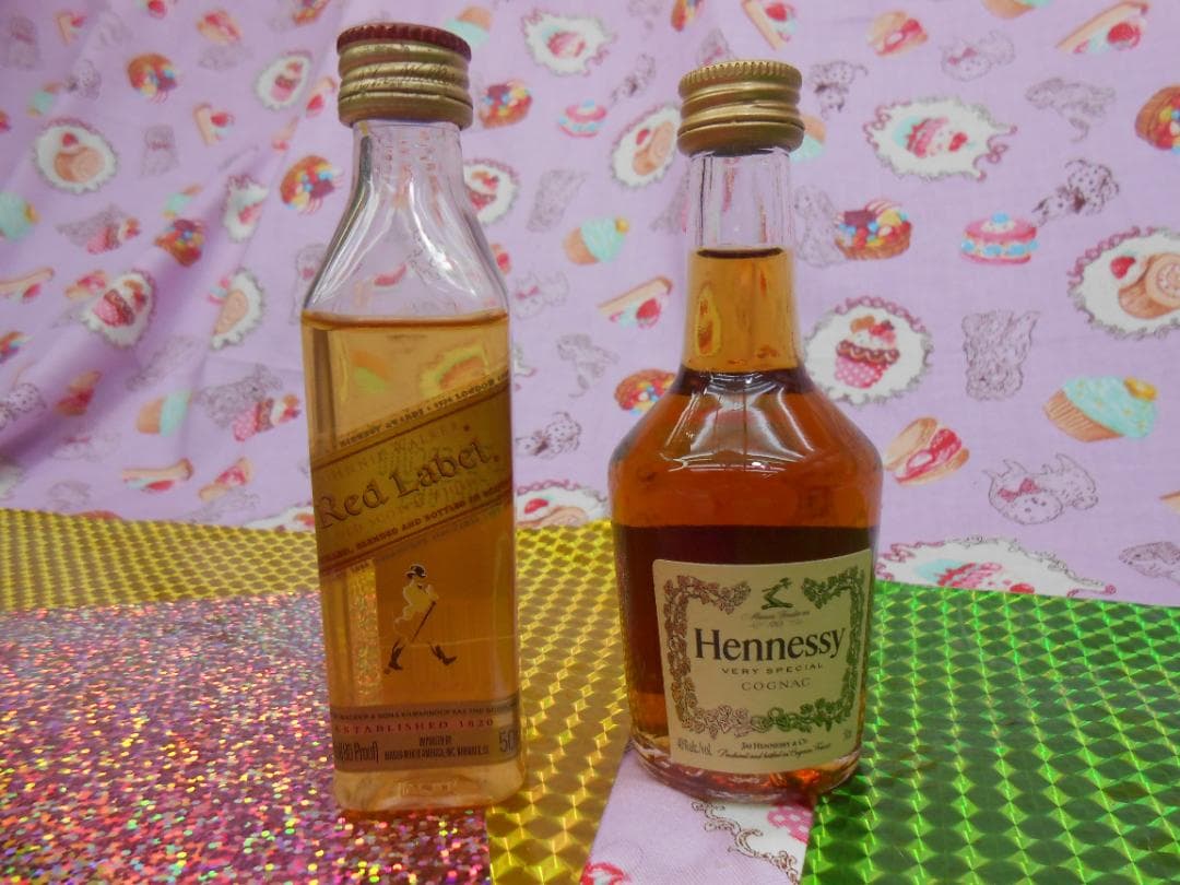 未開封9.Hennessyコニャックとジョニーウォーカー赤ラベル