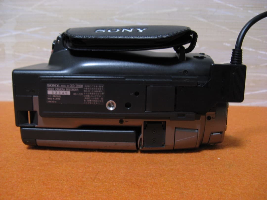 動作0K❗️☆SONYの液晶Hi8/8ミリビデオカメラ・CCD-TRV90