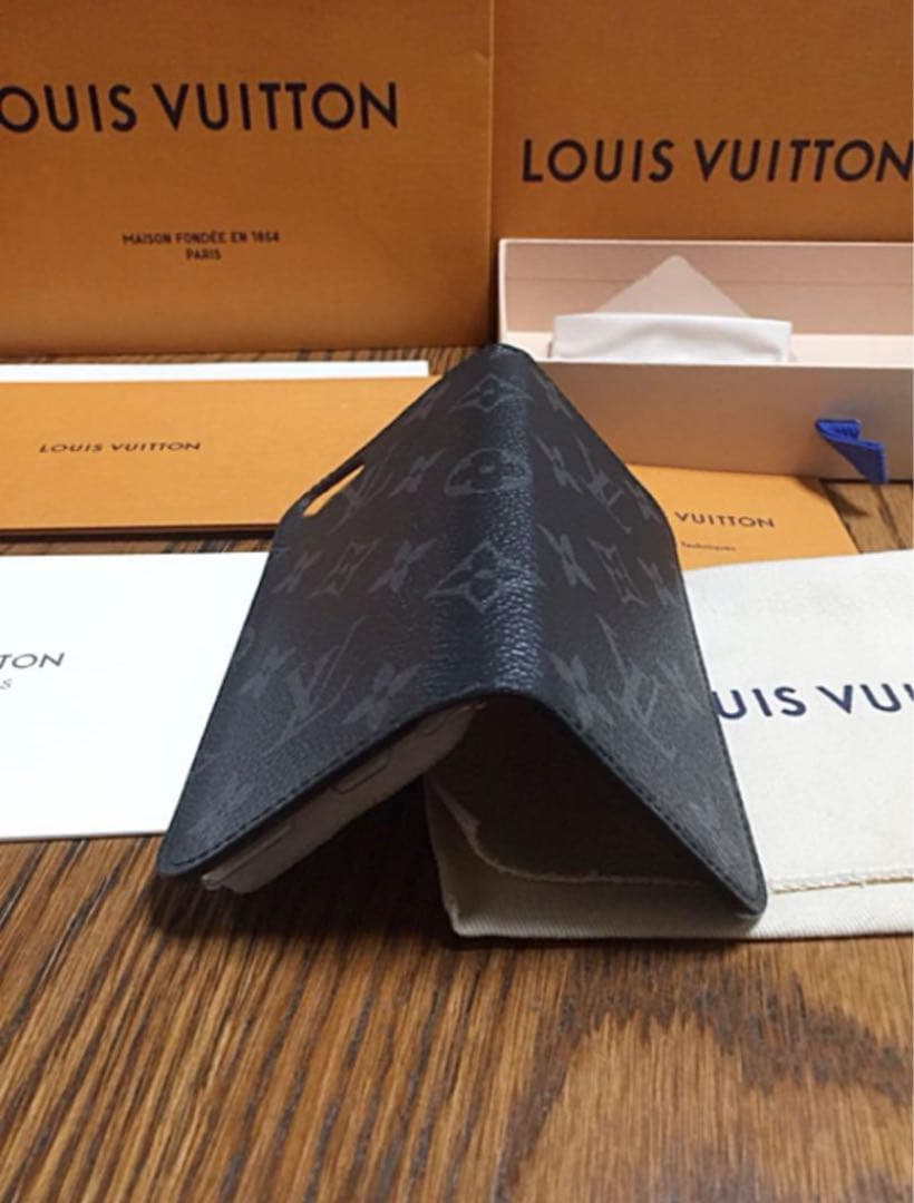 LOUIS VUITTON ルイヴィトン　スマホケース