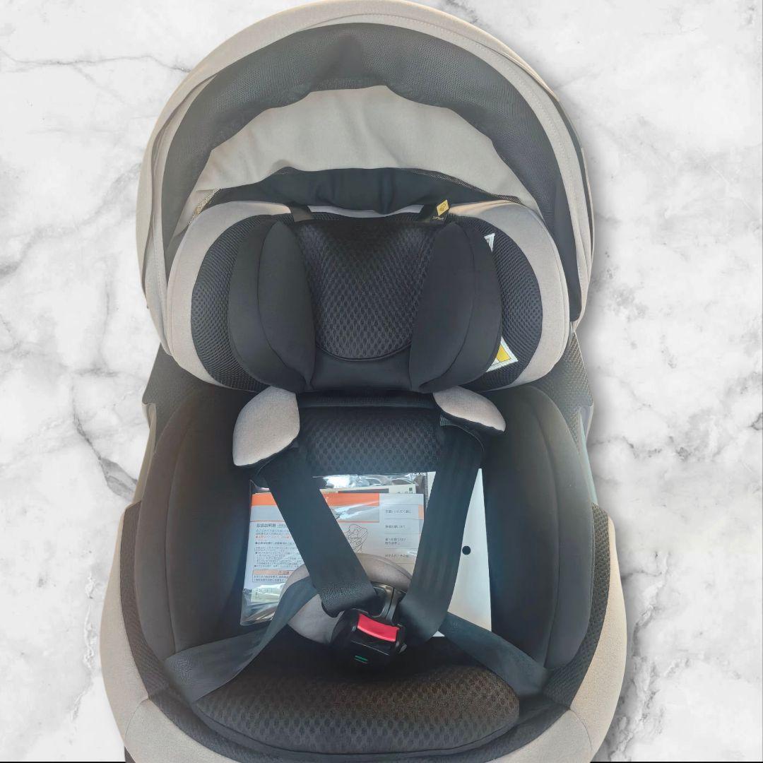 Combi 車用チャイルドシート グレー/ブラック