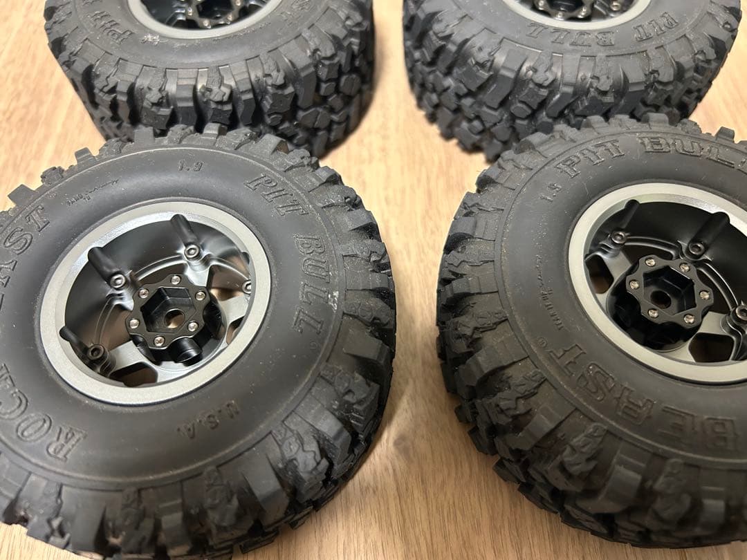 タイヤ　ピットブル　ロックビースト　1.9 クローラー　プロライン　トラクサス