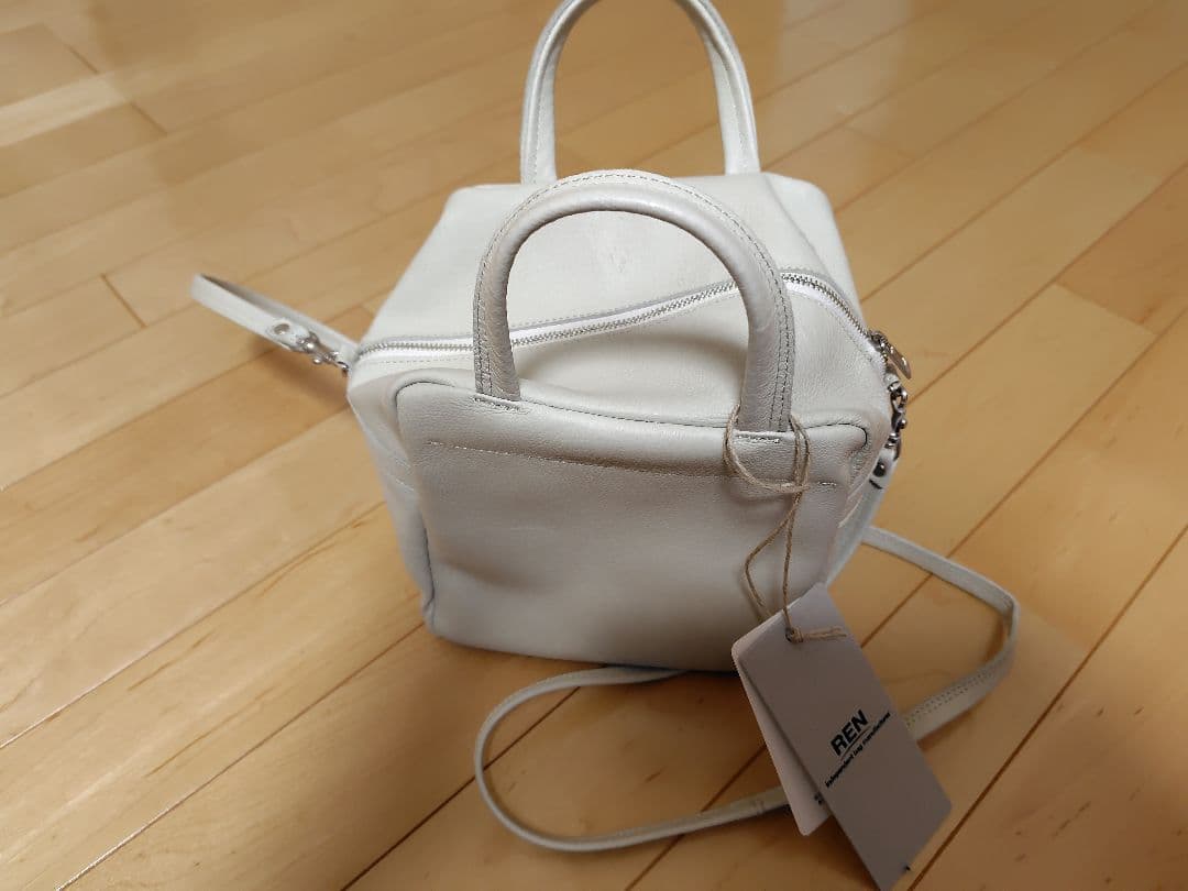 【新品タグ付】REN　 HALLIE 2WAYキューブポシェット(OATMEAL