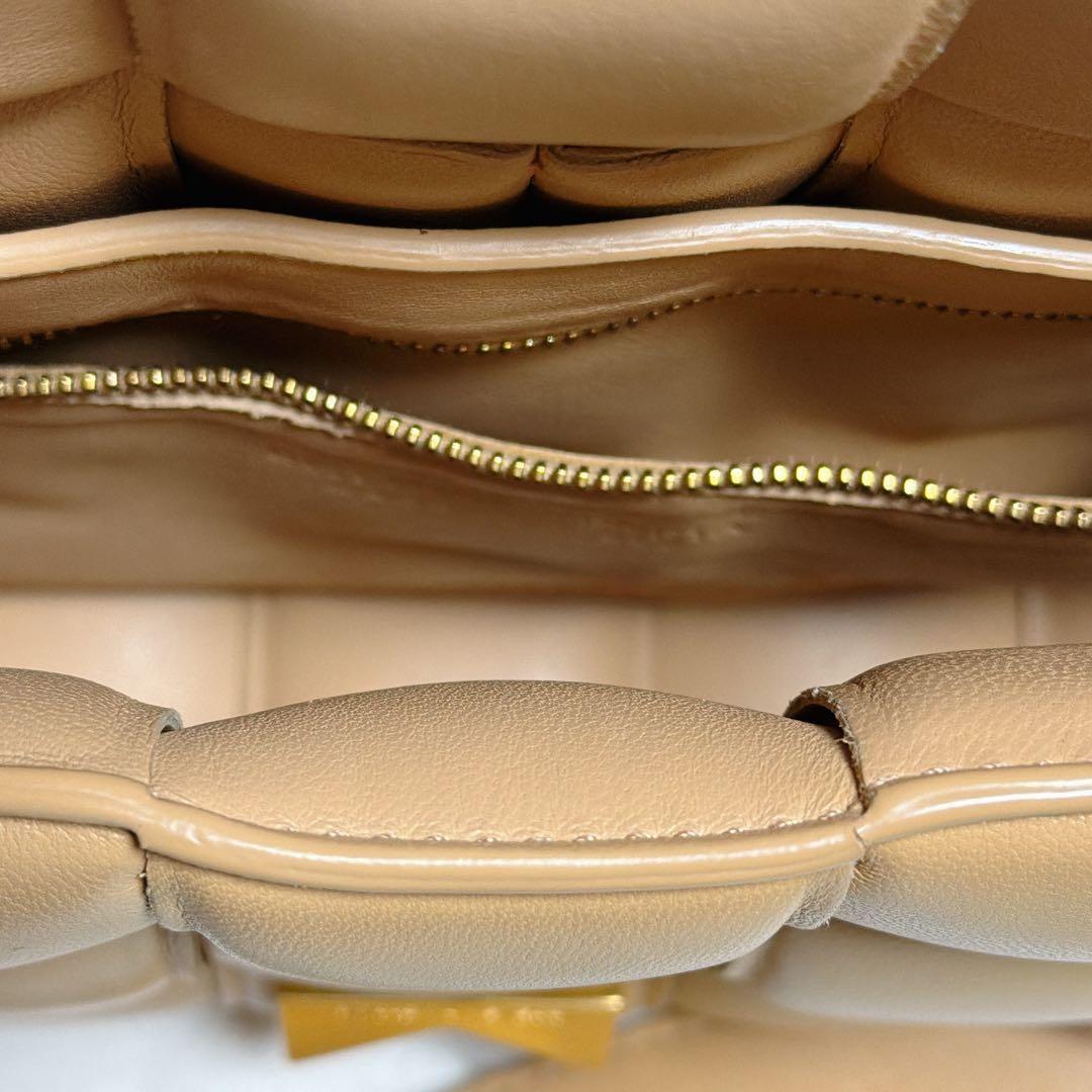 ooボッテガヴェネタ BOTTEGA VENETA パデットカセット