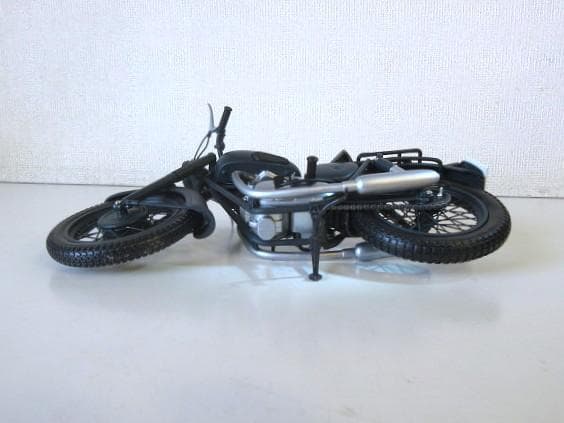 MINICHAMPS (1/12) トライアンフ TR6 Trophy「大脱走」