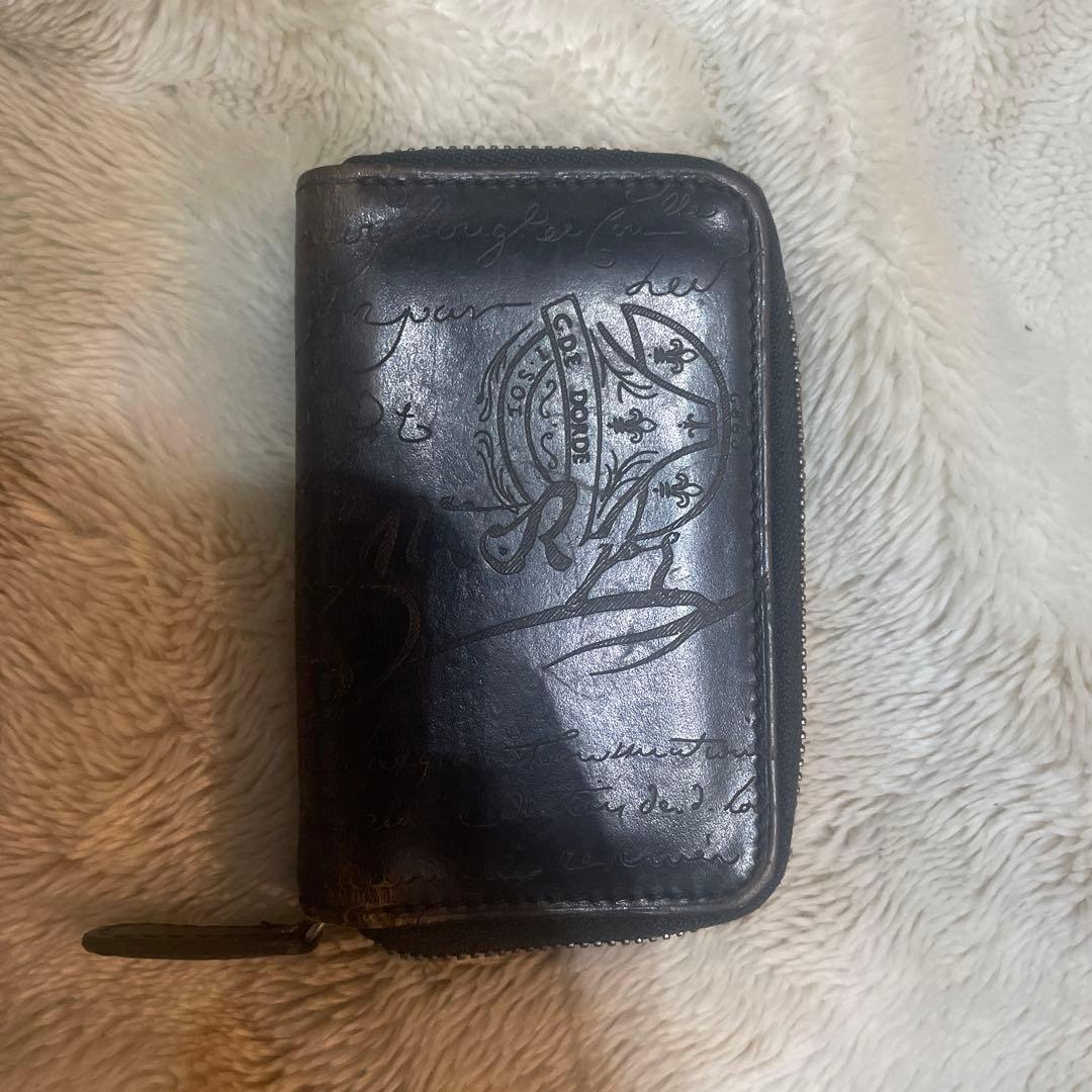 ベルルッティ キーケース 黒 ベルルッティ キーケース コト スクリットレザー ジップ 国内発