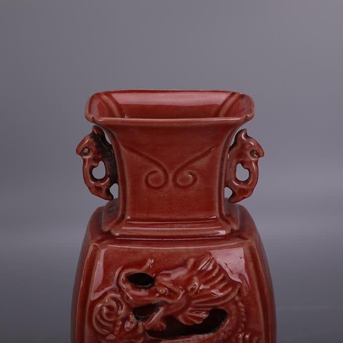 薪窯紅釉二重透かし彫り竜両耳扁瓶 現代工芸品