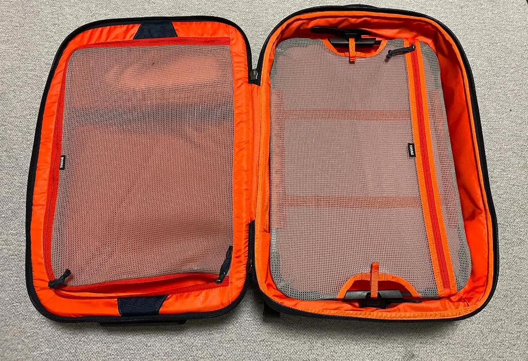 Thule キャリーケース S 機内持込可 3〜5泊用 ネイビー｜THULE