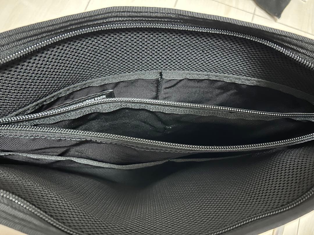 美品⭐︎DENHAM BRIEFING PCケース クラッチ