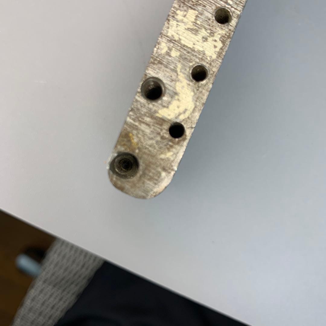 ビンテージ　フェンダーパーツ　ストラト　トレモロブロック