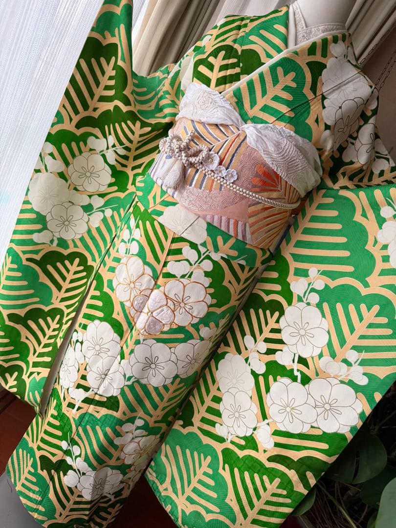 振袖フルセット グリーン×白×クリームイエロー×ゴールド 金駒刺繍 398 振袖フルセット 正絹 クリーム グリーン 緑 黄 金彩 手描き 駒刺繍