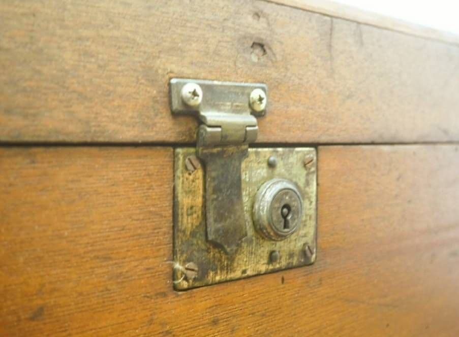 1051 アンティーク 木製トランク 木箱 収納ケース センターテーブル レトロ