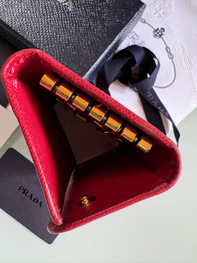 PRADA プラダ 6連キーケース サフィアーノレザー レッド - メルカリ