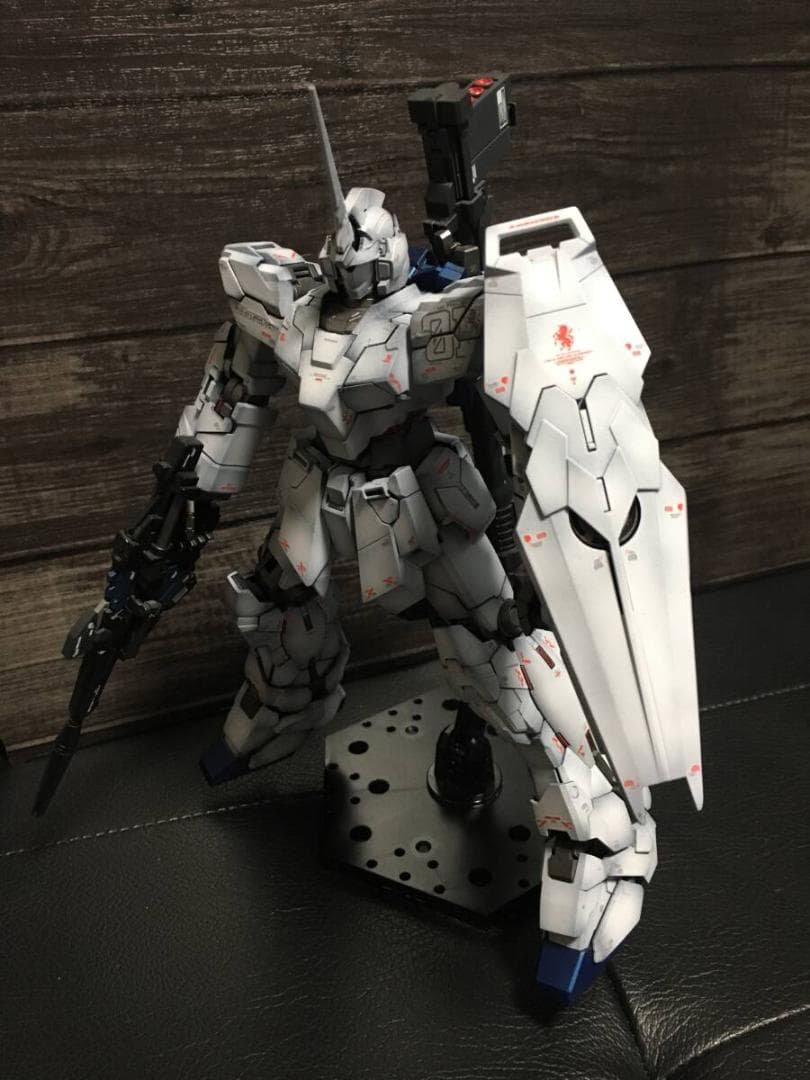 近日処分予定 MG 1/100 RX-0 ユニコーンガンダム 塗装完成品